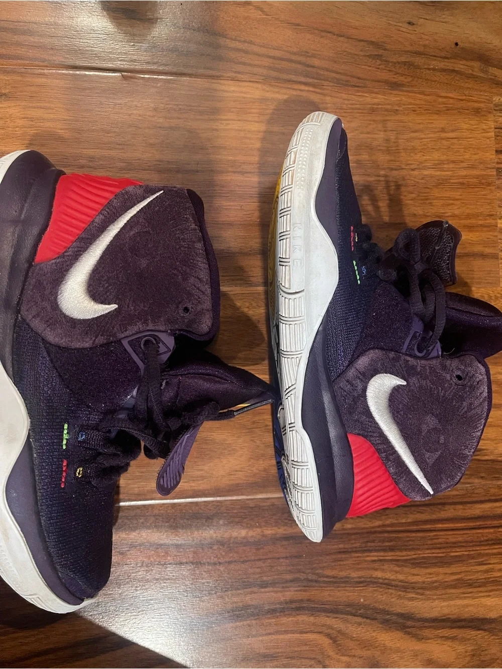 Nike  kyrie 6 Enlightenment Kids Purple High-Top Sneakers with Multicolor Logo